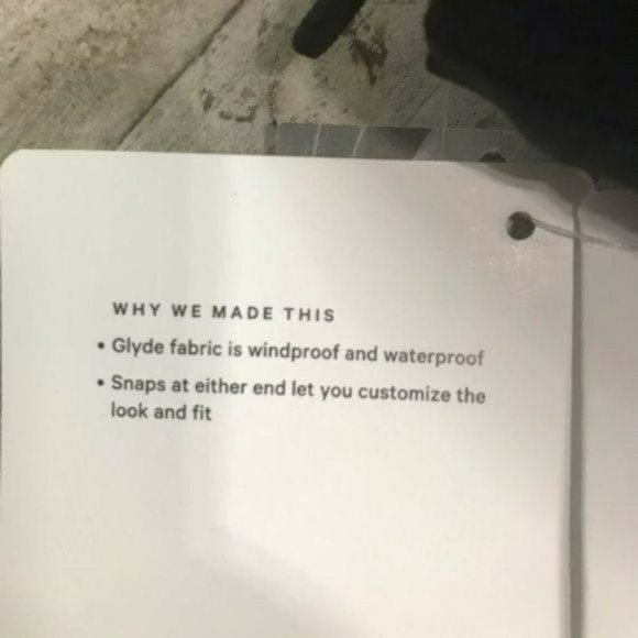 Lululemon Pack in the Heat Black Scarf, Brand New with Tag - Picture 5 of 8